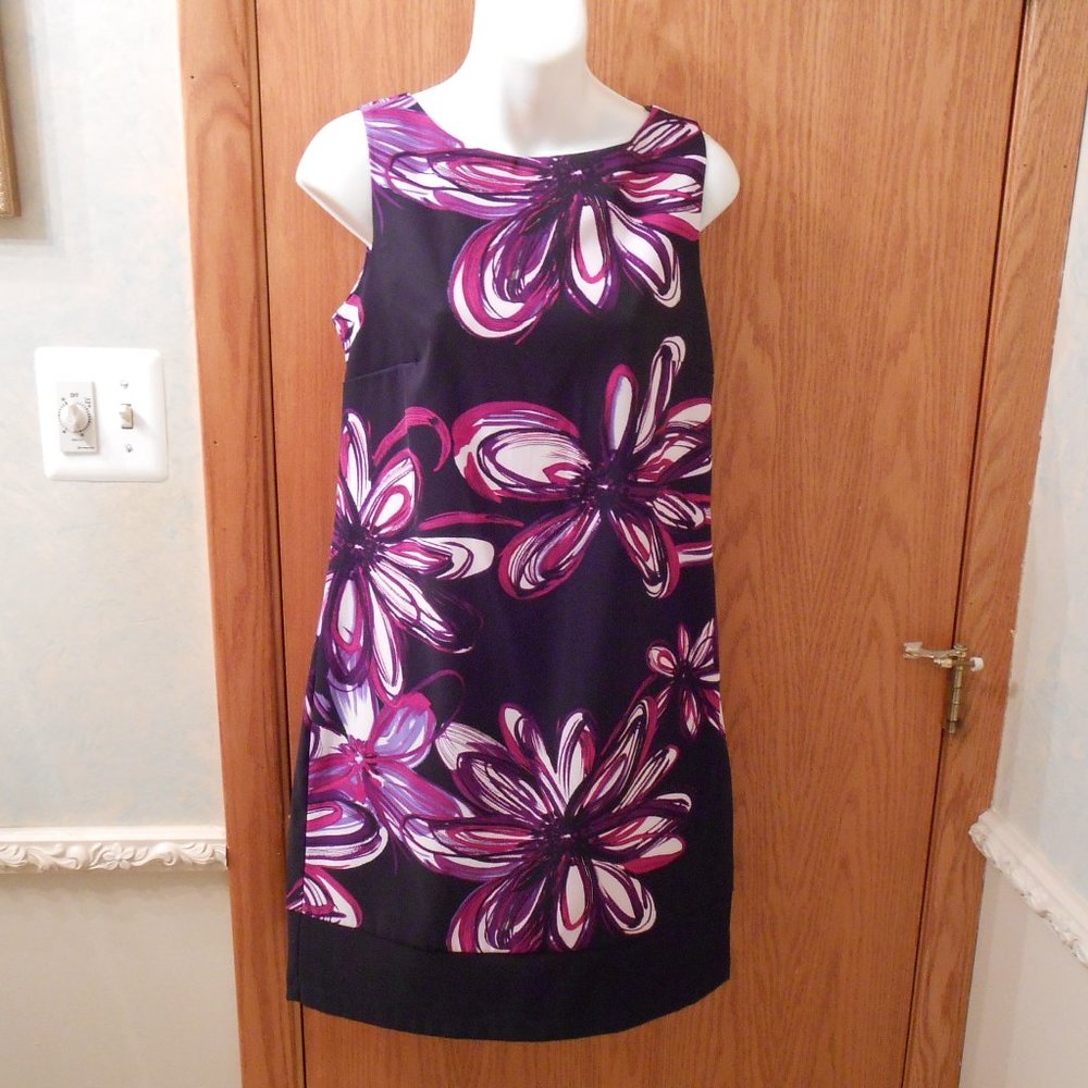 Women's New "AB Studio" sleeveless sheath dress, black with flowers, size 6